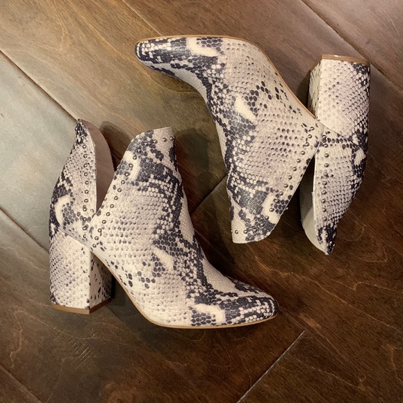 Steve Madden Shoes - STEVE MADDEN Snake Skin Black and White Studded Booties